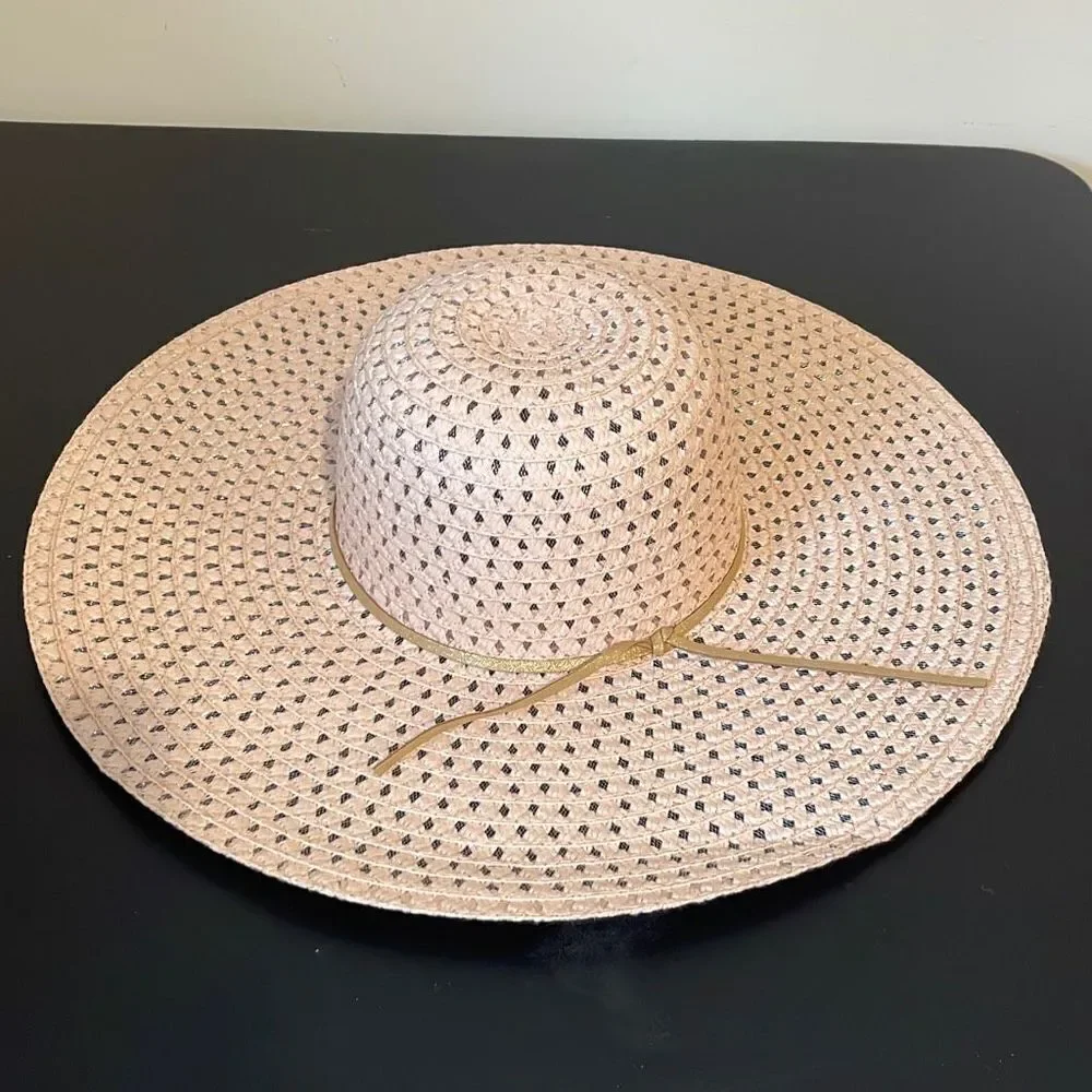 Straw Hat. OS Pink w/gold tie. 19” diameter‎